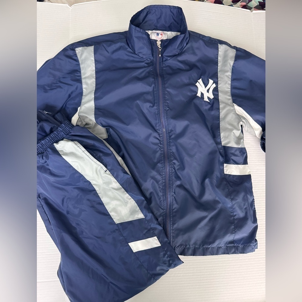 Yankees Youth Windbreak Pants and Jacket Set Size XL